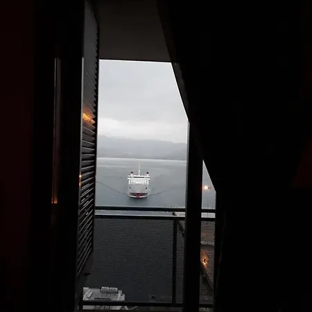 La Terrazza Sul Mare 住宿加早餐酒店 费拉约港